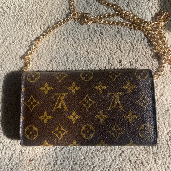 Louis Vuitton Classic monogram canvas International wallet on chain - Picture 5 of 11